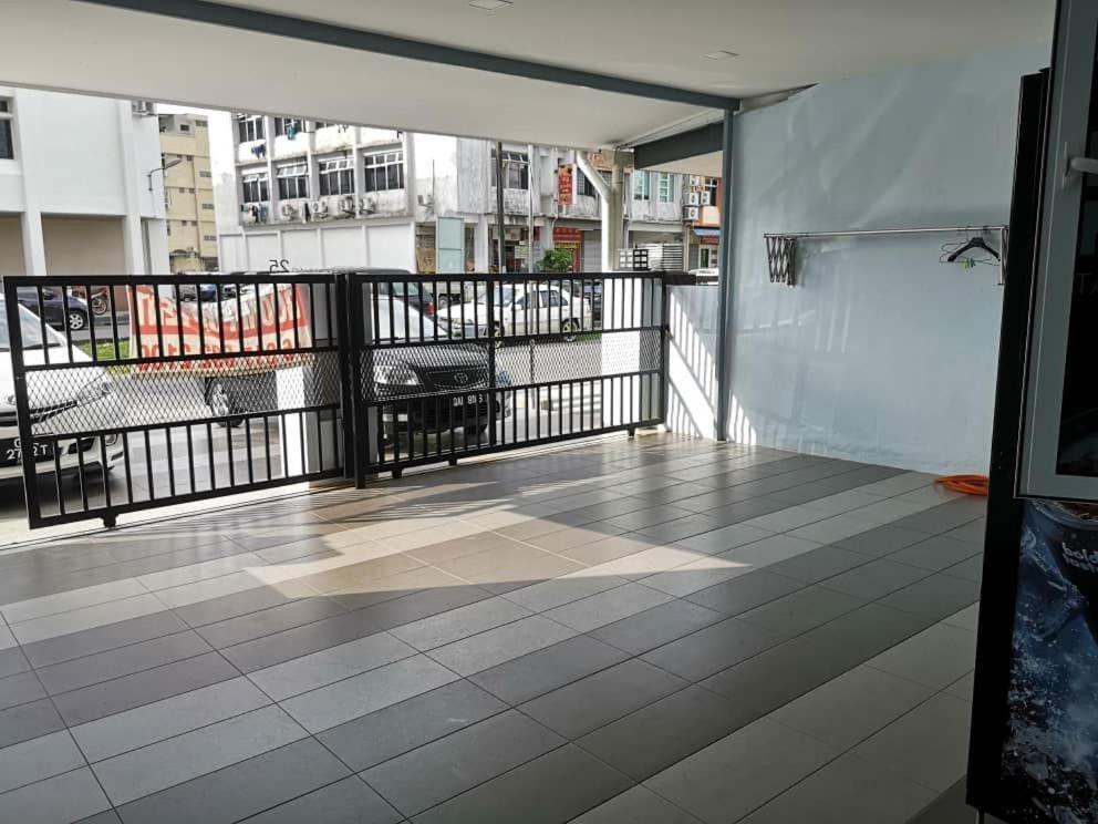 Hom2Rex Kuching Homestay Taman Timberland Экстерьер фото