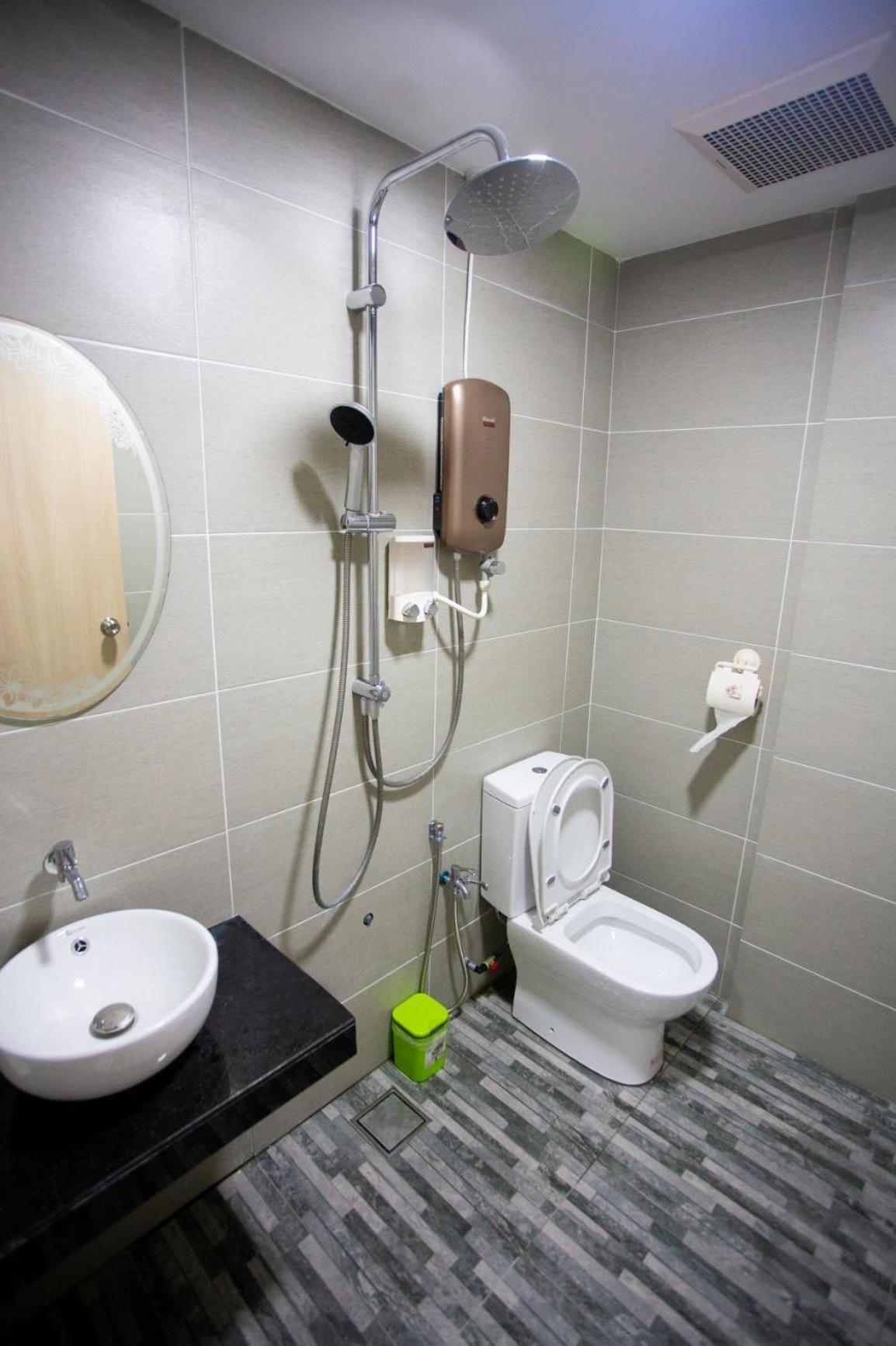 Hom2Rex Kuching Homestay Taman Timberland Экстерьер фото